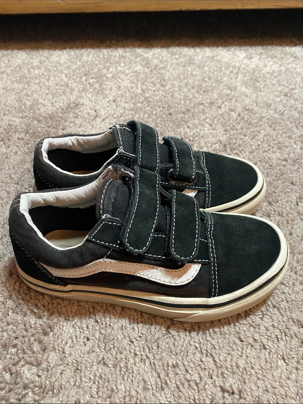 Vans Oldskool Kids Black Velcro Skate Sneakers with White Side Stripe